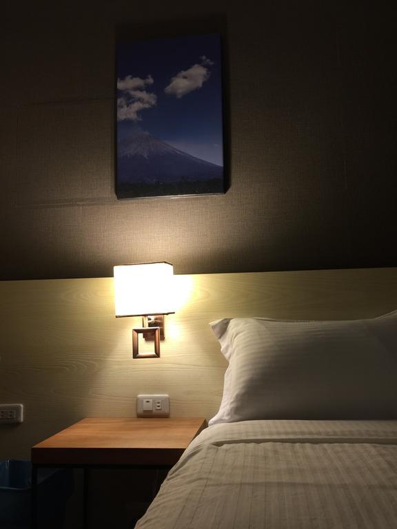 Cozy Cozy Hostel Tainan Dış mekan fotoğraf